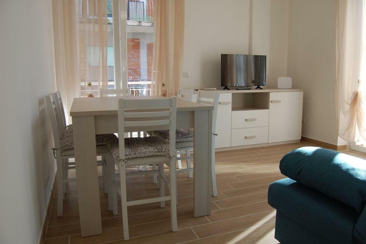 Ferienwohnung La Casa Di Nina Minturno Exterior foto